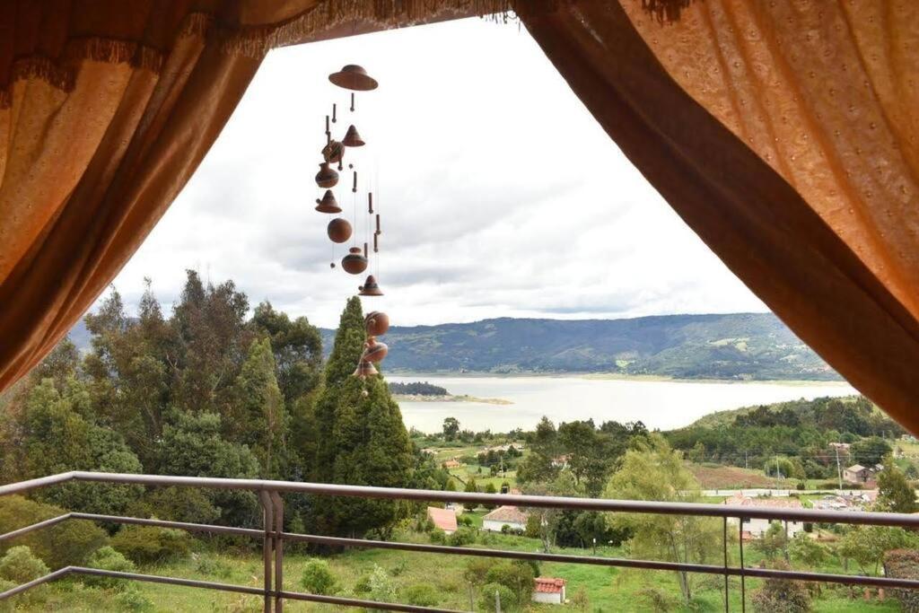 Готель Mirador Valeisa Ґуатавіта Екстер'єр фото
